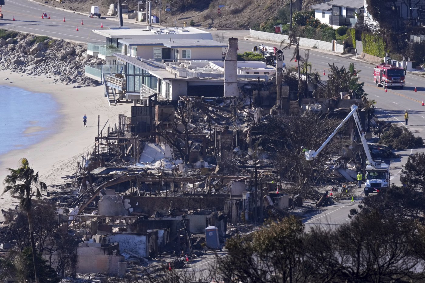 PHOTO COLLECTION: California Wildfires Palisades Fire | iNFOnews.ca