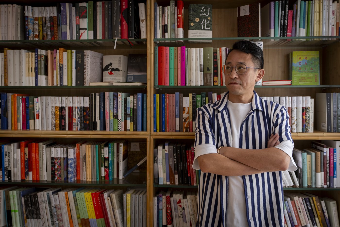 As China cracks down on bookstores at home, Chinese-language booksellers are flourishing overseas | iNFOnews.ca