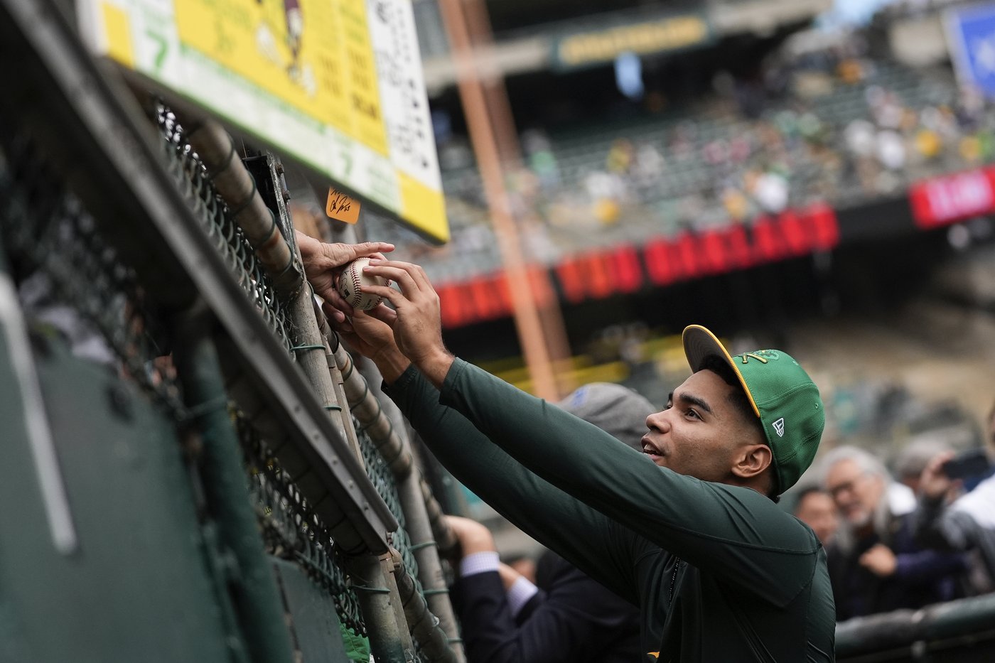 Athletics bid emotional farewell to Oakland Coliseum that they called home since 1968 | iNFOnews.ca