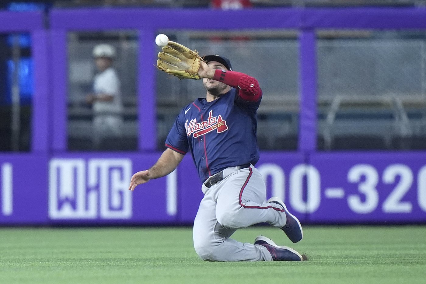 Albies, Urshela homer as Braves edge Marlins 5-4 | iNFOnews.ca
