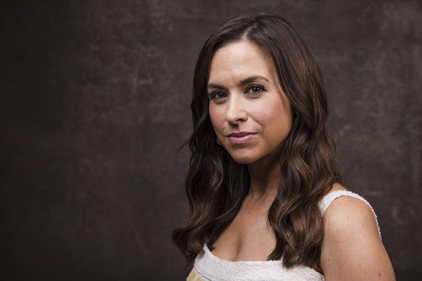 Hallmark exec sought to replace 'old talent,' lawsuit alleges, naming actors like Lacey Chabert | iNFOnews.ca Hallmark exec sought to replace 'old talent,' lawsuit alleges, naming actors like Lacey Chabert | iNFOnews.ca