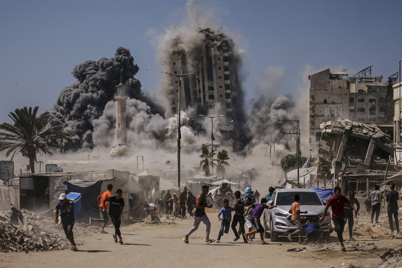 Israel strikes high-rise building and threatens to hit more in Gaza City offensive | iNFOnews.ca Israel strikes high-rise building and threatens to hit more in Gaza City offensive | iNFOnews.ca