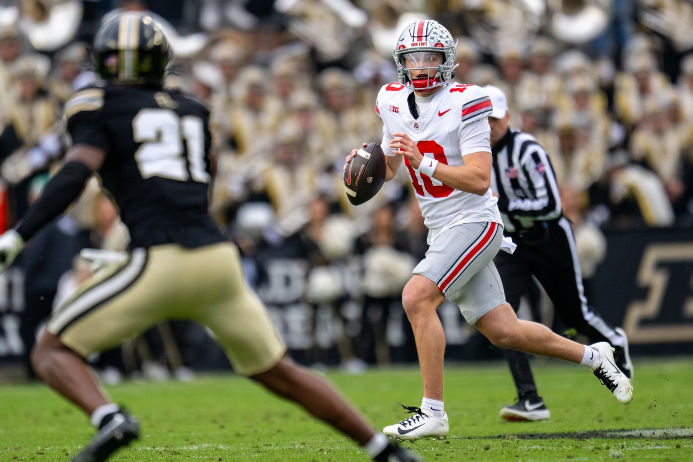 Julian Sayin, Jeremiah Smith propel No. 1 Ohio State past Purdue 34-10 for 13th straight win | iNFOnews.ca Julian Sayin, Jeremiah Smith propel No. 1 Ohio State past Purdue 34-10 for 13th straight win | iNFOnews.ca