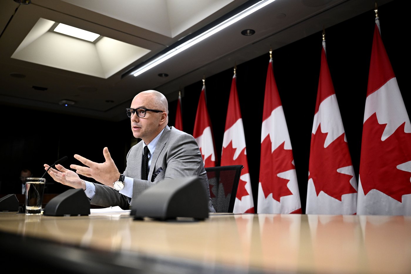 Federal government using AI to tackle Phoenix backlog as it tests replacement system | iNFOnews.ca