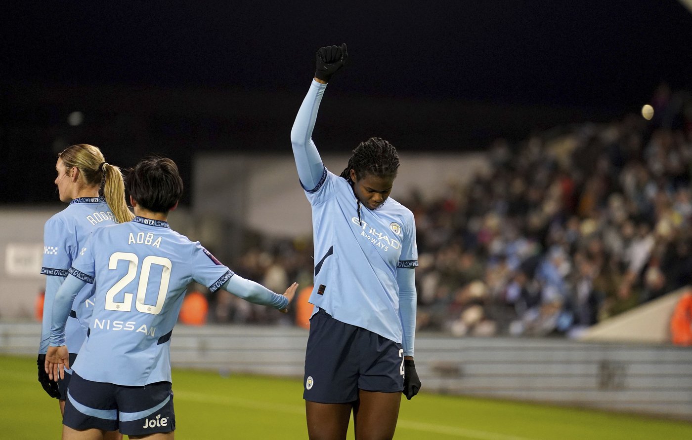 Shaw performs Black Power salute after goal for Man City Women following racist abuse | iNFOnews.ca Shaw performs Black Power salute after goal for Man City Women following racist abuse | iNFOnews.ca