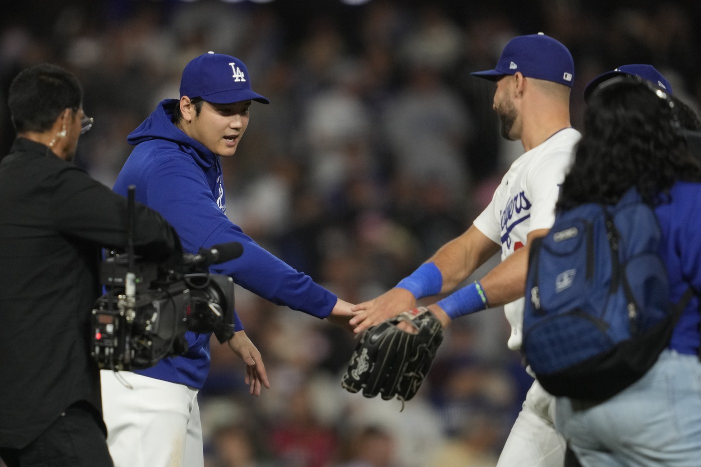 Ohtani sets MLB record with homer and stolen base in same game in Dodgers' 6-4 win over Rockies | iNFOnews.ca