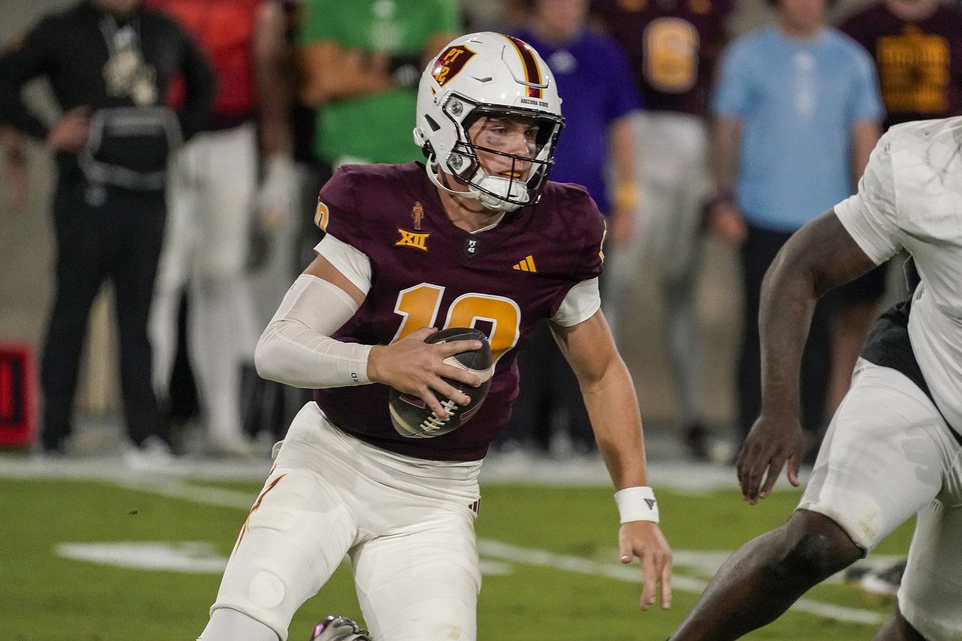Sam Leavitt's 3 TD passes help Arizona State beat UCF 35-31 | iNFOnews.ca Sam Leavitt's 3 TD passes help Arizona State beat UCF 35-31 | iNFOnews.ca