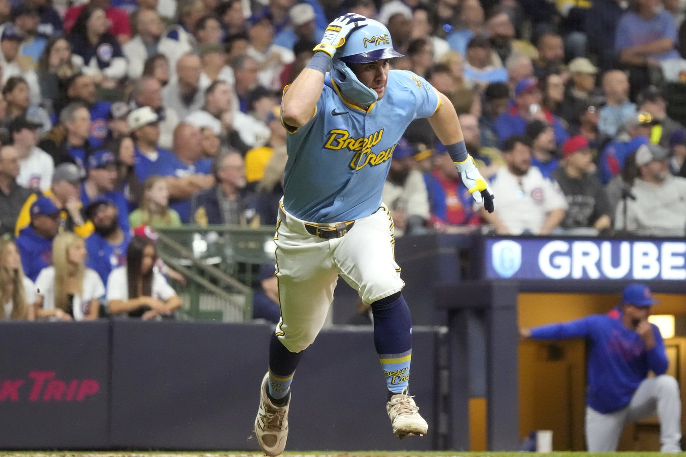 Sal Frelick returns to Brewers' outfield after missing 3 games with left knee discomfort | iNFOnews.ca Sal Frelick returns to Brewers' outfield after missing 3 games with left knee discomfort | iNFOnews.ca