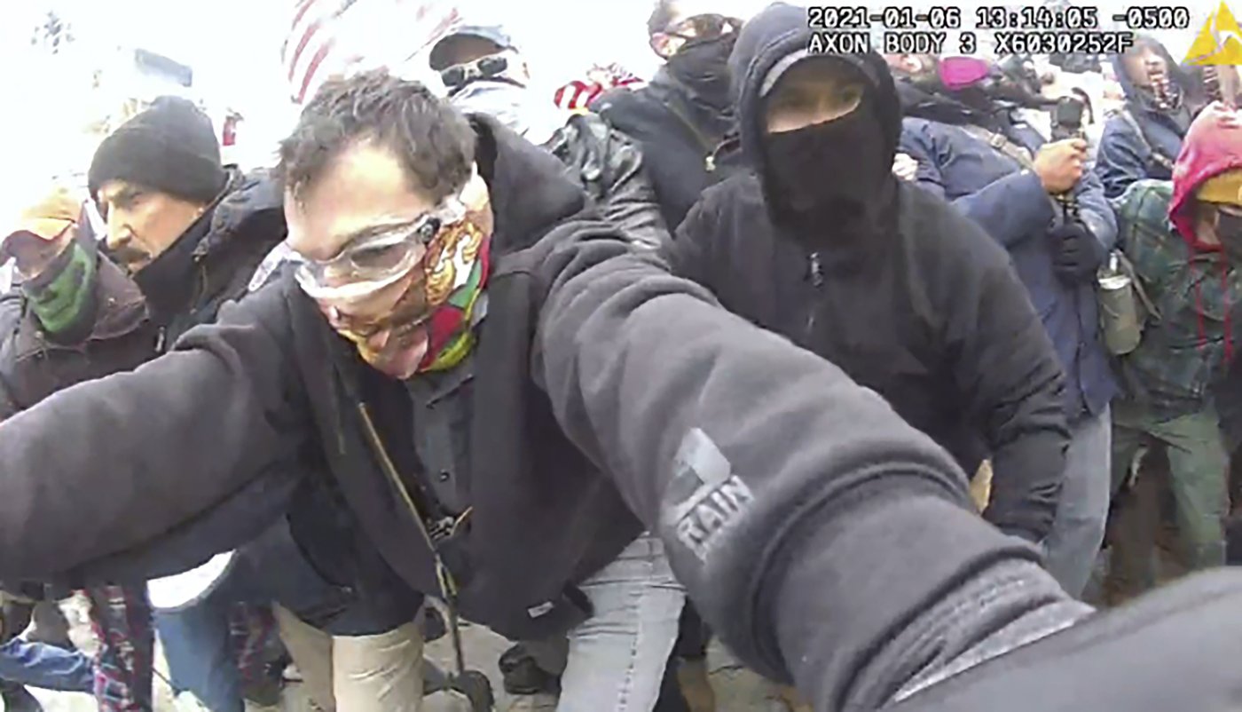 Judge reduces prison sentence for Capitol rioter who berated and insulted him | iNFOnews.ca
