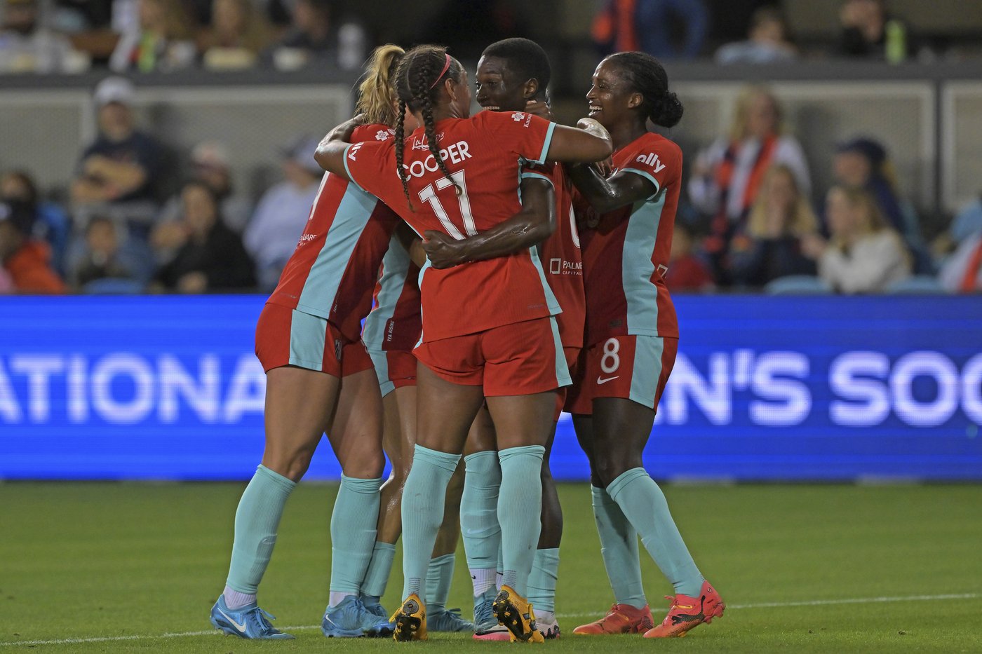 Temwa Chawinga breaks NWSL scoring record to help KC Current take down Bay FC | iNFOnews.ca