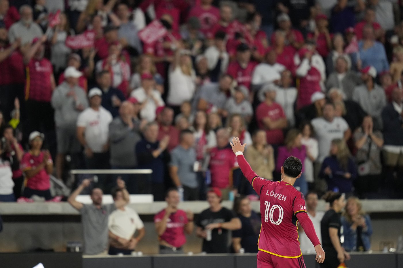 Cedric Teuchert's goal, 2 assists help St. Louis City beat Sporting KC 3-1 | iNFOnews.ca Cedric Teuchert's goal, 2 assists help St. Louis City beat Sporting KC 3-1 | iNFOnews.ca