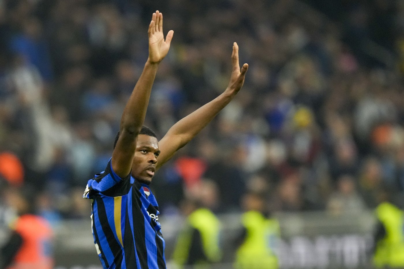 Club World Cup rules let FIFA solve disputes between teams who want to select same player | iNFOnews.ca