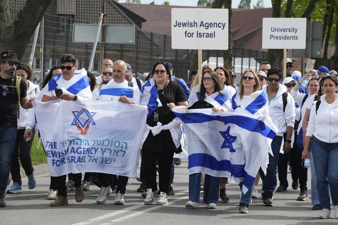 Polish and Israeli presidents lead March of the Living at Auschwitz | iNFOnews.ca
