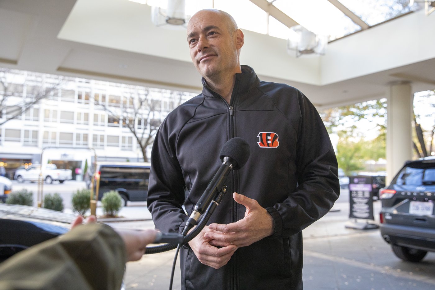 Anti-Israel protesters set up encampment outside home of Jewish congressman in Ohio | iNFOnews.ca