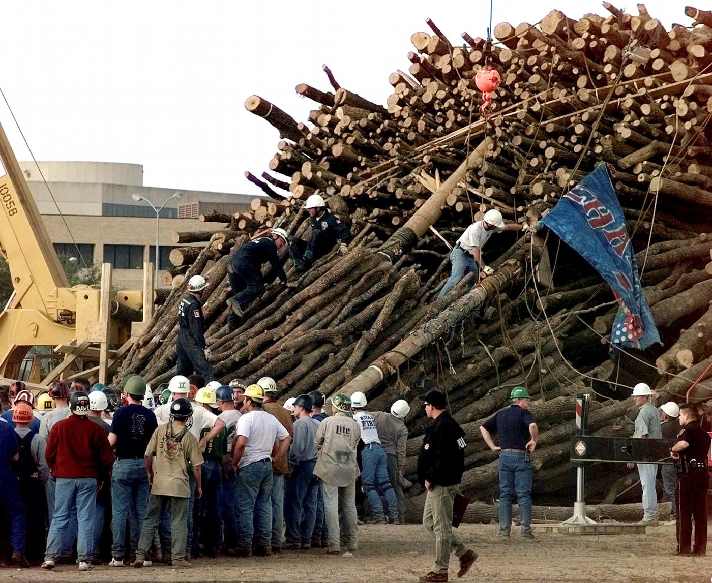 Texas A&M to mark 25th anniversary of campus bonfire collapse that killed 12 | iNFOnews.ca