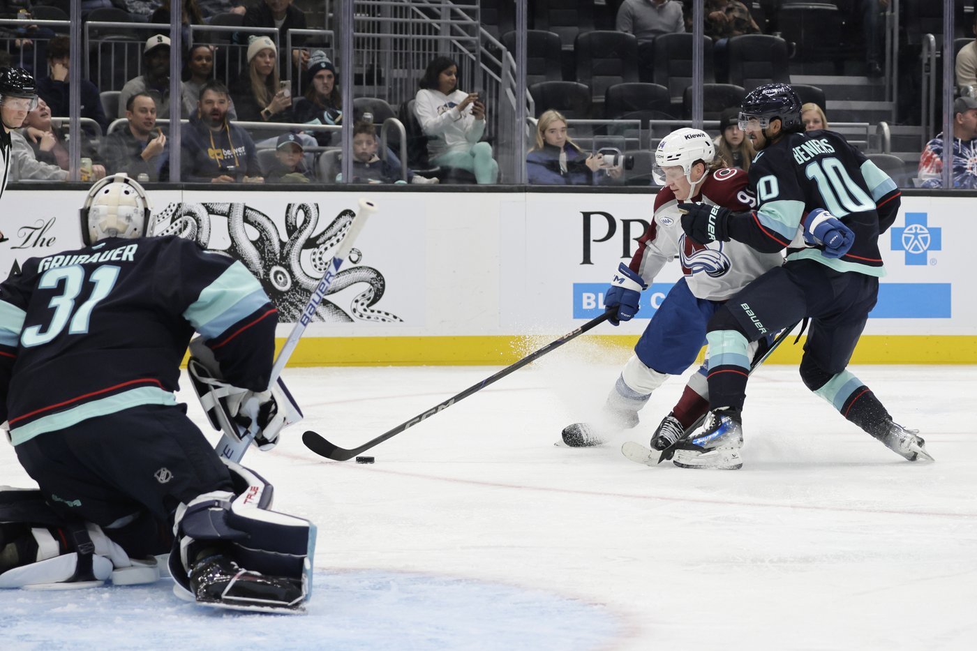 Kiviranta scores 2 as Avalanche hold on to beat Kraken 3-2 | iNFOnews.ca