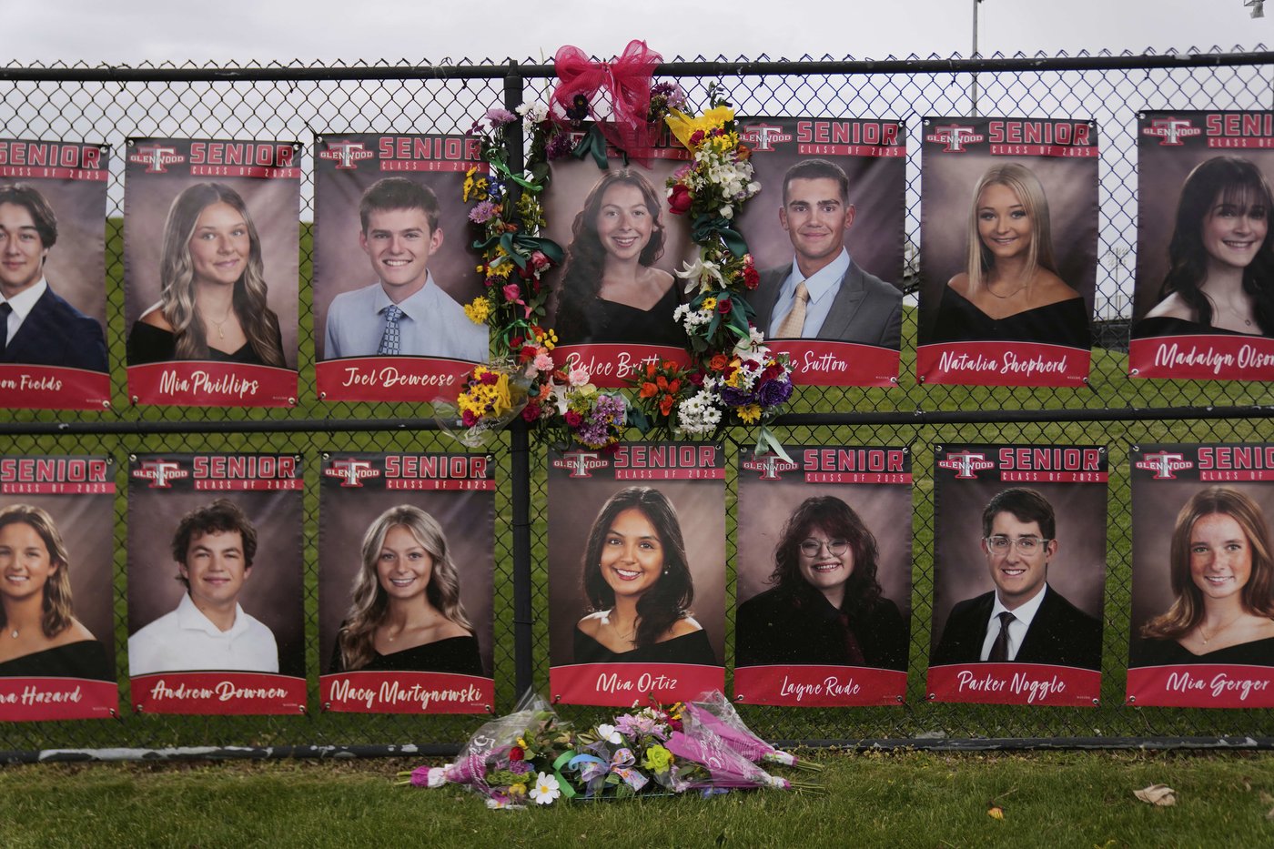 Illinois town mourns the 4 youngsters killed when a car barreled through their after-school camp | iNFOnews.ca Illinois town mourns the 4 youngsters killed when a car barreled through their after-school camp | iNFOnews.ca