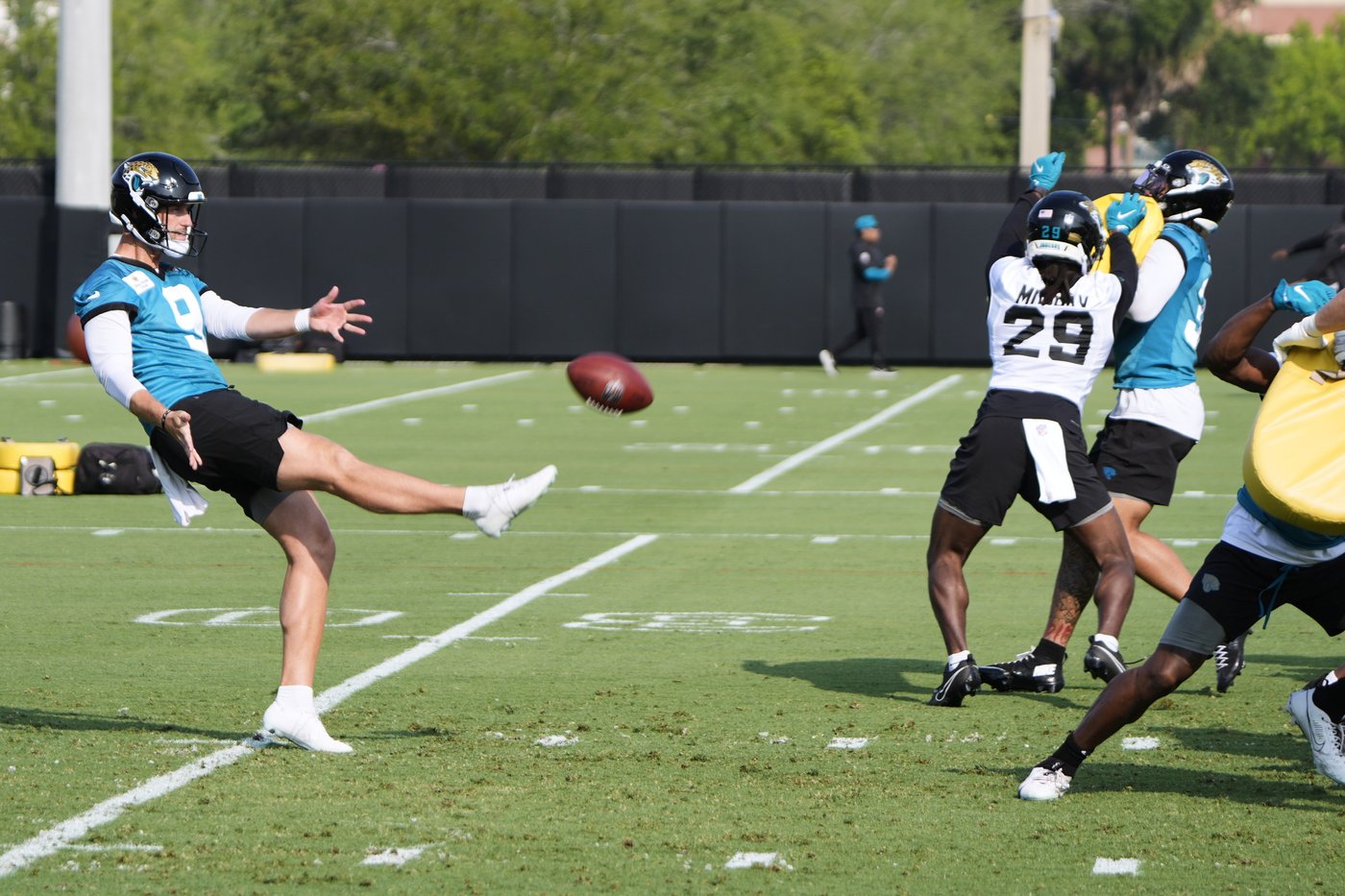 Pro Bowler Logan Cooke gets $16M extension with Jaguars that makes him NFL's highest-paid punter | iNFOnews.ca