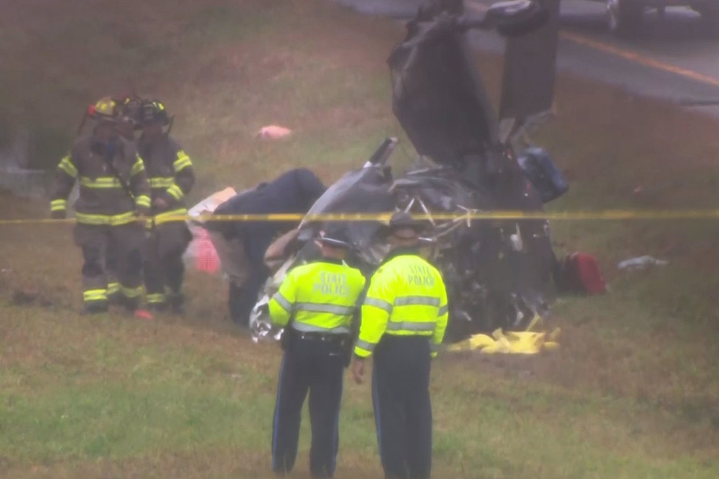 Plane crashes onto a Massachusetts highway, killing 2 on board and hurting 1 motorist | iNFOnews.ca