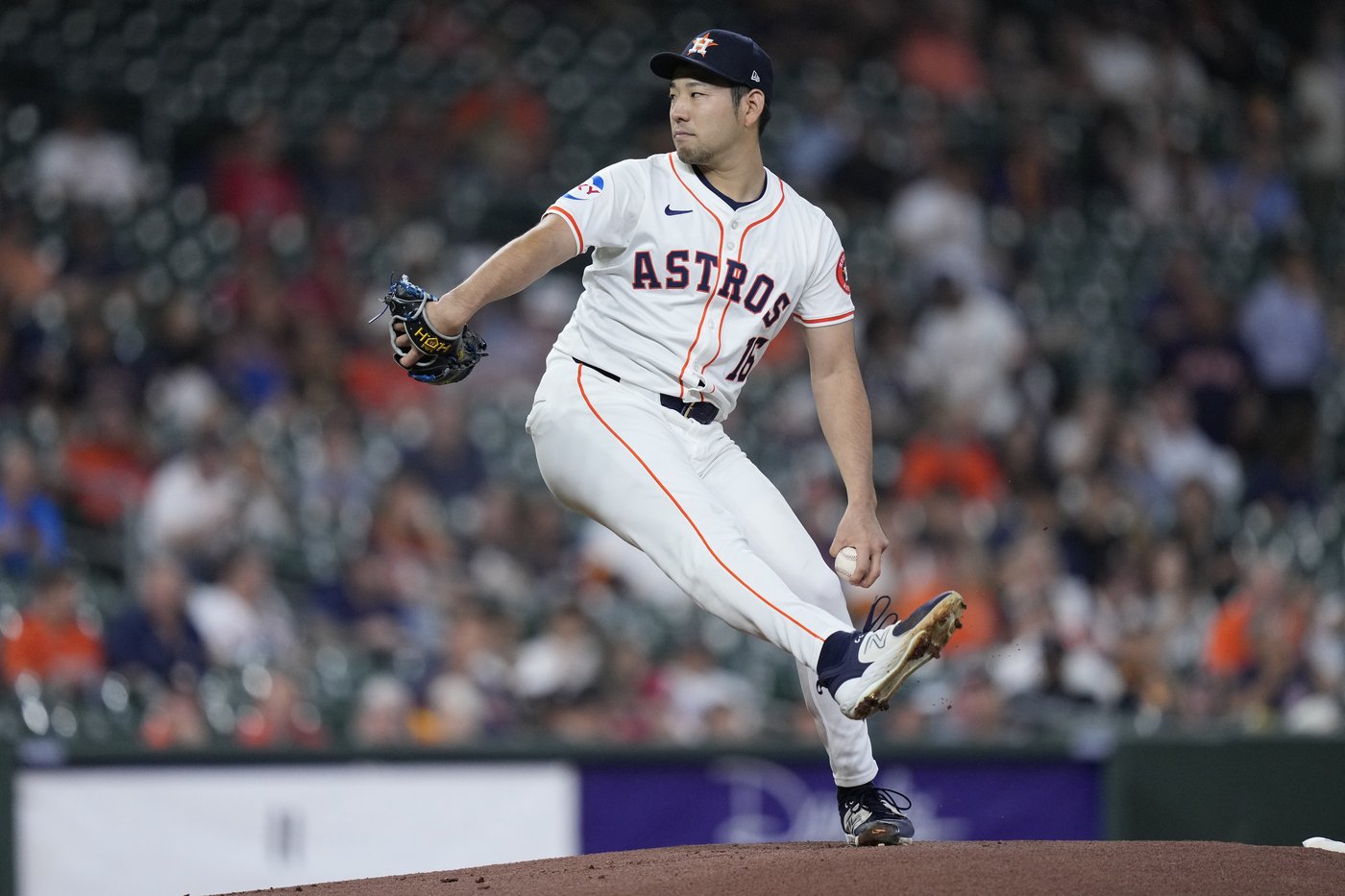 Jon Singleton's two-run double in eighth lifts Astros to 3-1 win over Angels | iNFOnews.ca Jon Singleton's two-run double in eighth lifts Astros to 3-1 win over Angels | iNFOnews.ca