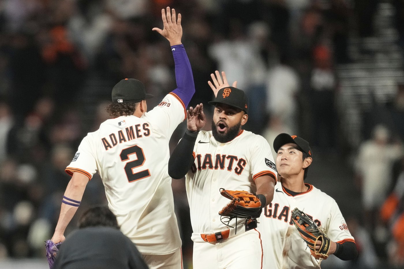 Logan Webb pitches 6 solid innings, Giants hit 5 homers in 11-5 win over Diamondbacks | iNFOnews.ca