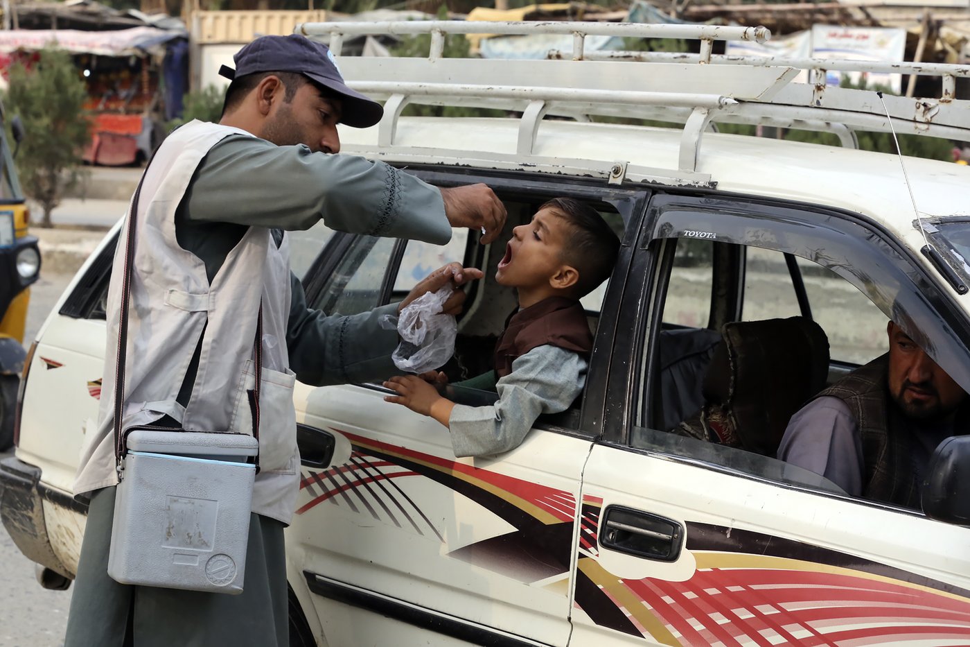 Attack on a health center used in an anti-polio campaign in Pakistan kills 2 police officers | iNFOnews.ca Attack on a health center used in an anti-polio campaign in Pakistan kills 2 police officers | iNFOnews.ca