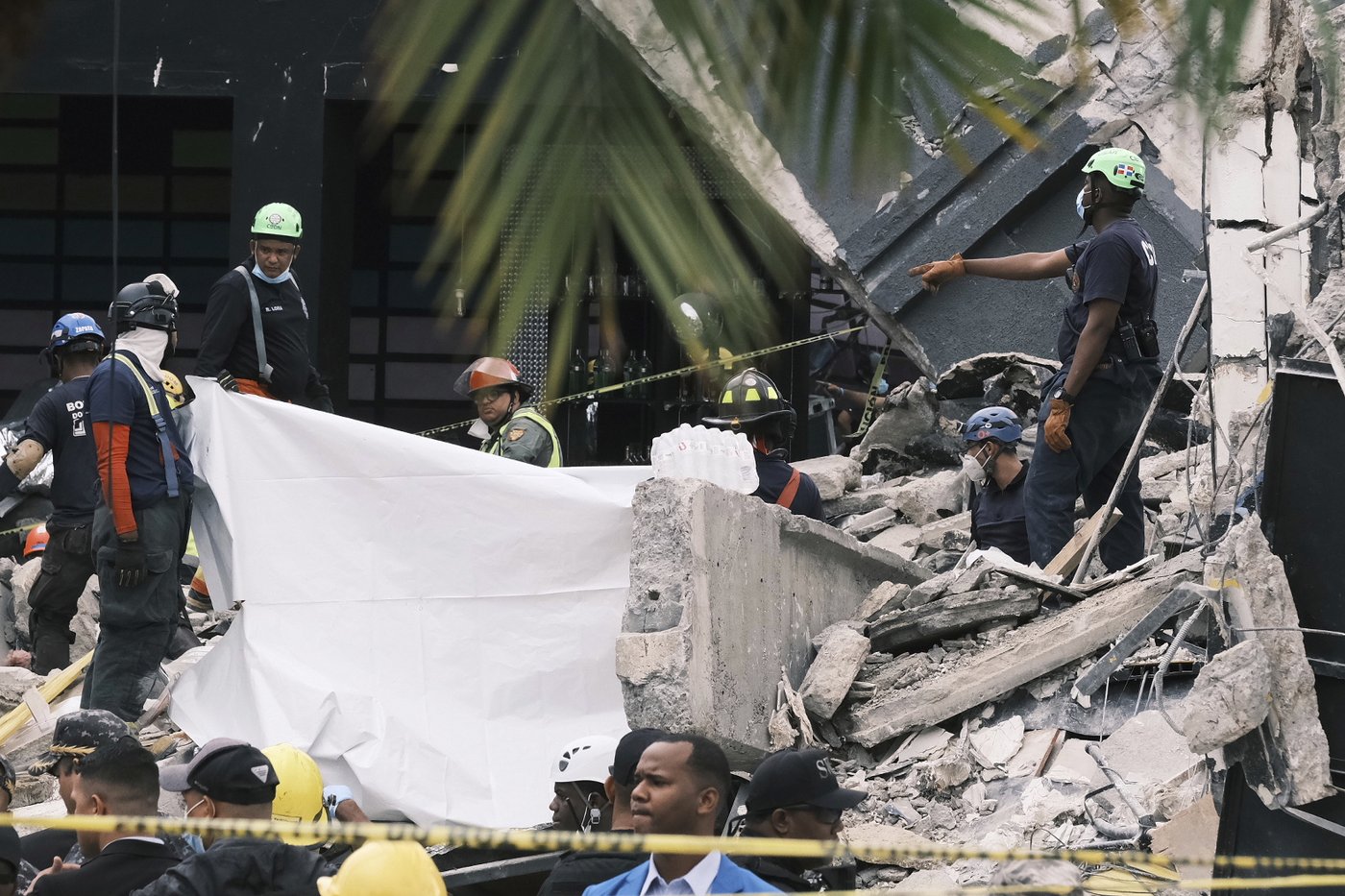 Officials scramble to identify victims of Dominican club roof collapse that killed at least 184 | iNFOnews.ca Officials scramble to identify victims of Dominican club roof collapse that killed at least 184 | iNFOnews.ca