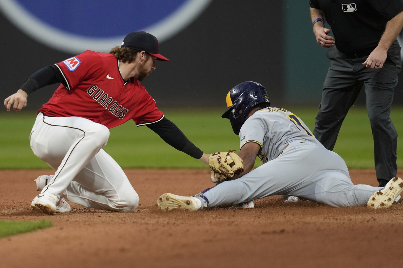 Arias has 3-run double, Ramírez steals 3 bases as Guardians blank Brewers | iNFOnews.ca Arias has 3-run double, Ramírez steals 3 bases as Guardians blank Brewers | iNFOnews.ca
