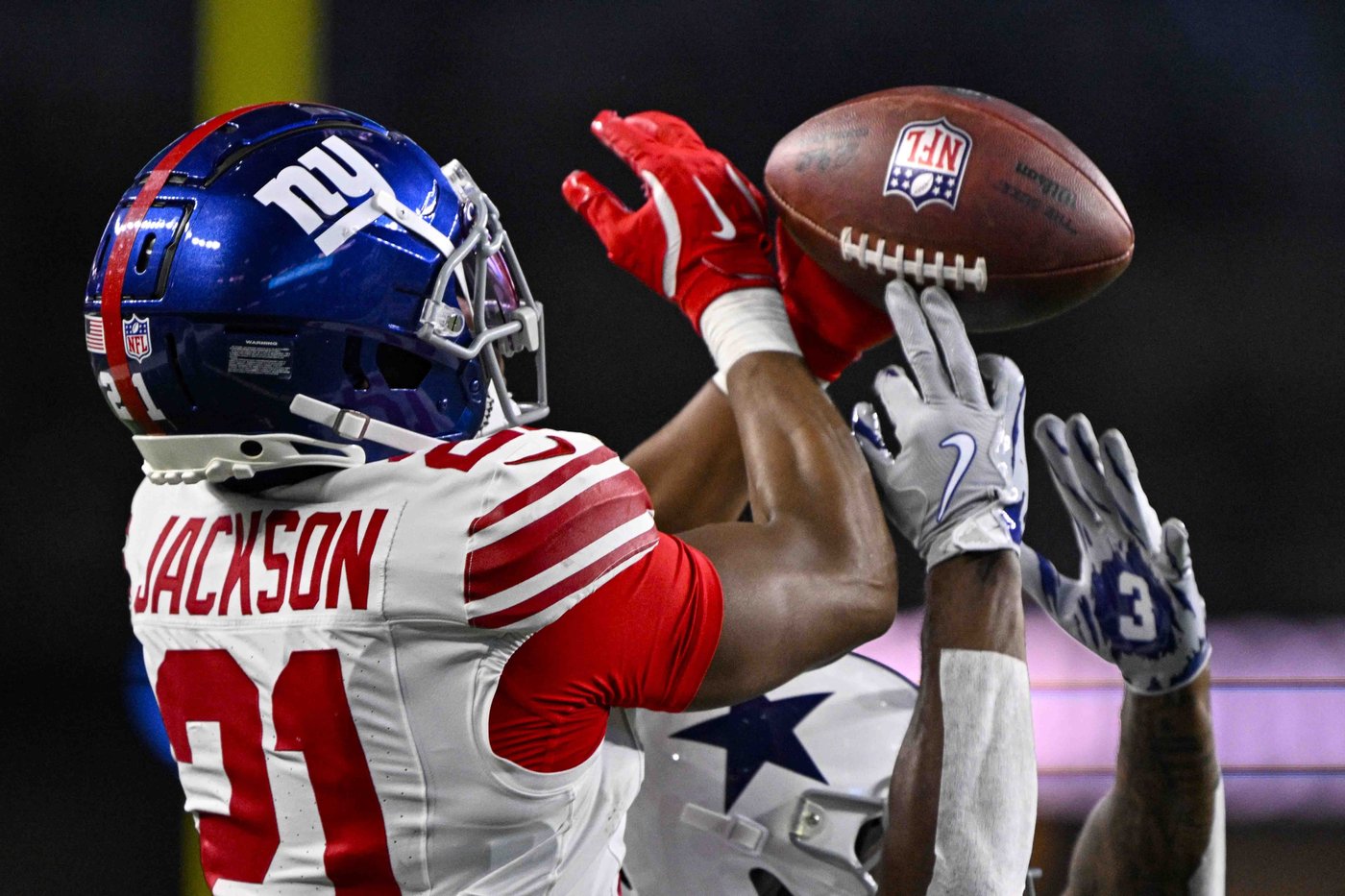 Overshown's flashy pick-6 boosts Cowboys in 27-20 Thanksgiving win over Giants | iNFOnews.ca Overshown's flashy pick-6 boosts Cowboys in 27-20 Thanksgiving win over Giants | iNFOnews.ca