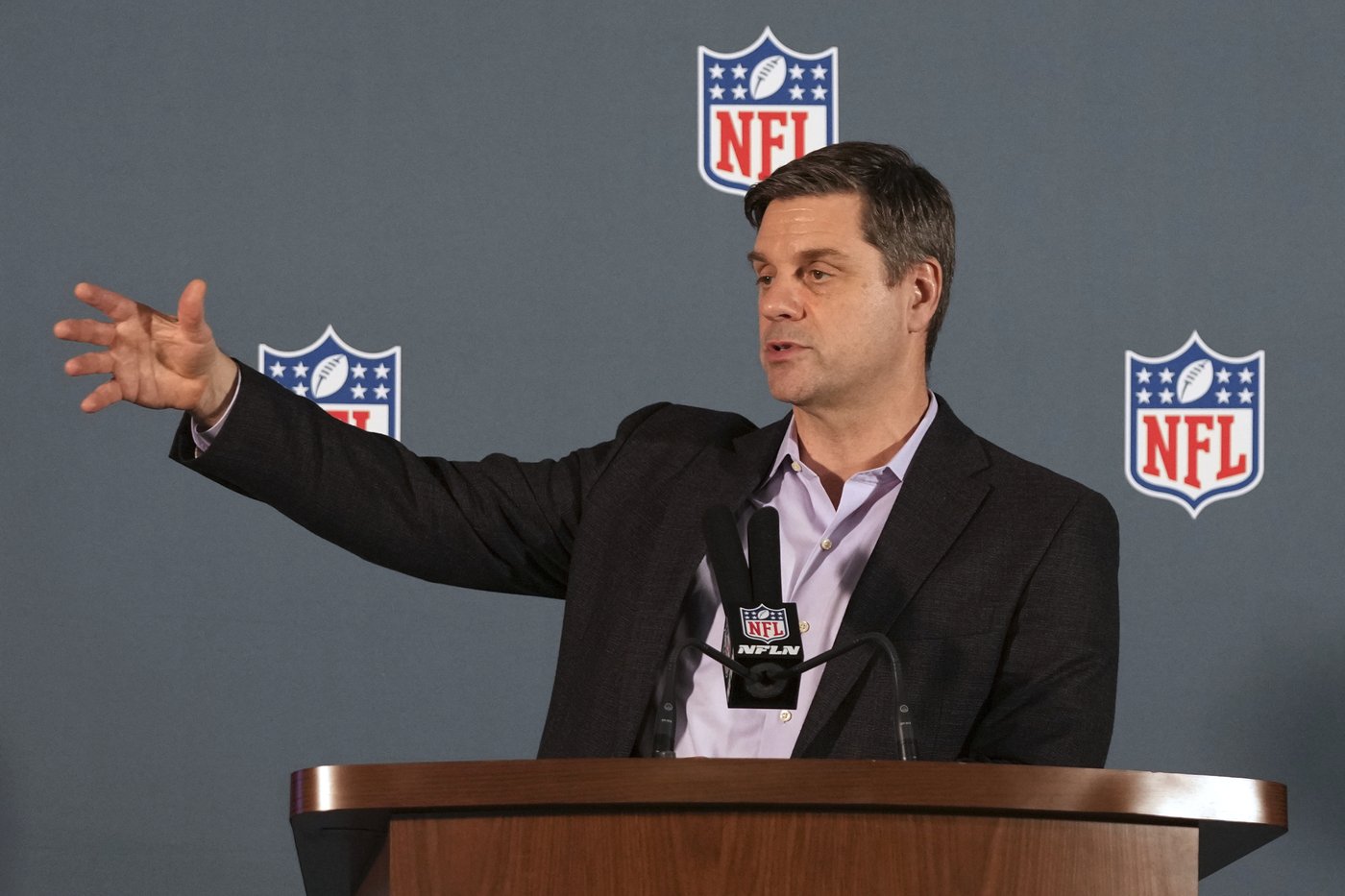 PGA Tour to hire NFL executive Brian Rolapp as CEO of business enterprise, AP source says | iNFOnews.ca
