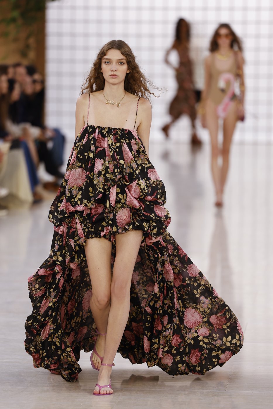 Kamali's sophomore show for Chloé in Paris dazzled with lightness | iNFOnews.ca Kamali's sophomore show for Chloé in Paris dazzled with lightness | iNFOnews.ca