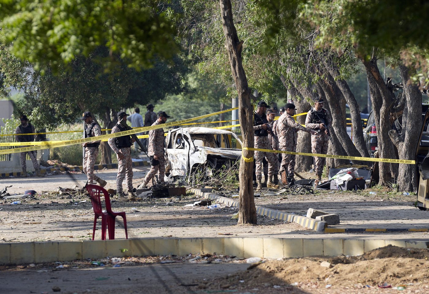 A Pakistani separatist group claims bombing that killed 2 Chinese near Karachi airport | iNFOnews.ca