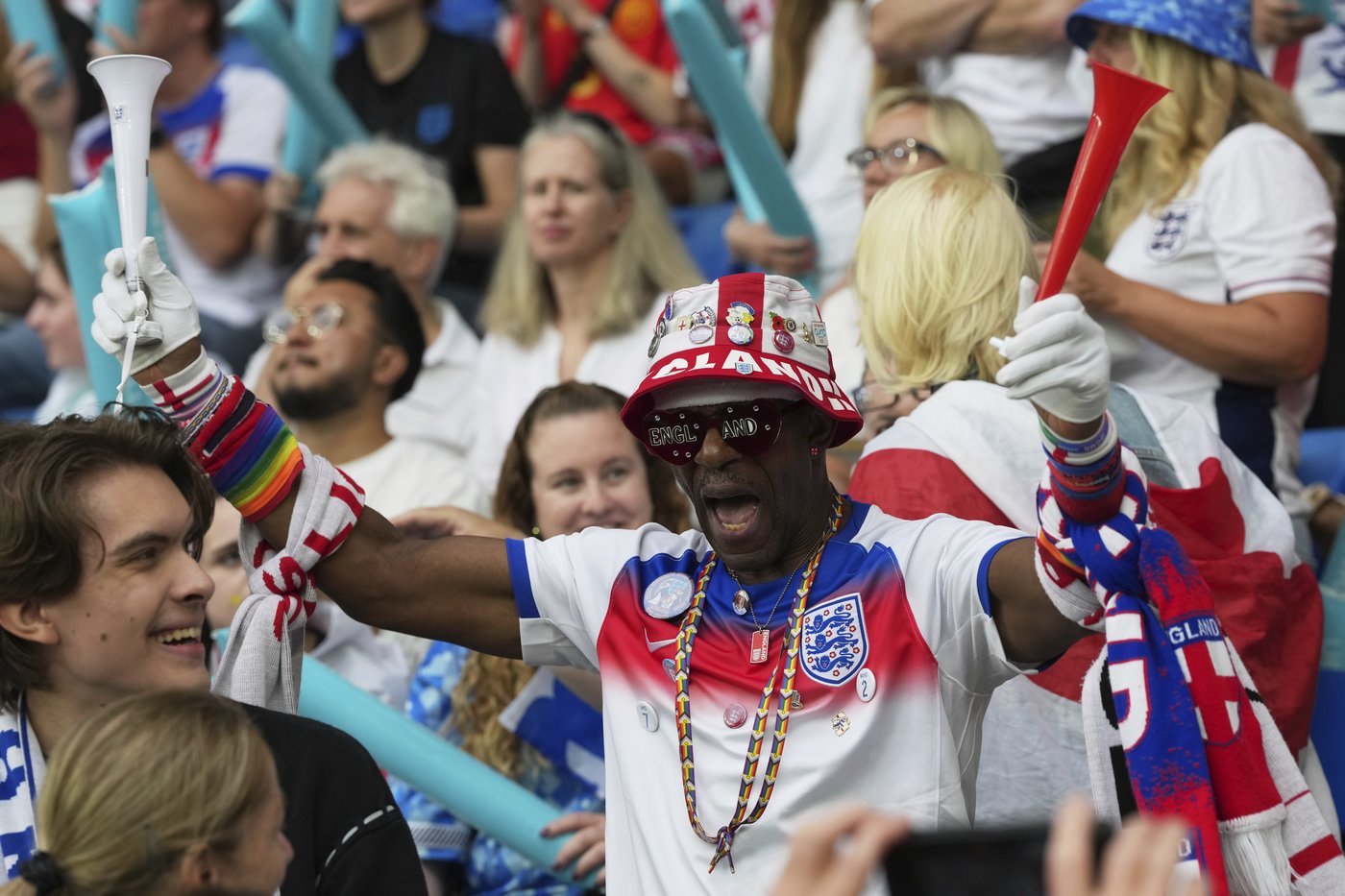 The Latest: Cool Kelly seals the win for England | iNFOnews.ca The Latest: Cool Kelly seals the win for England | iNFOnews.ca