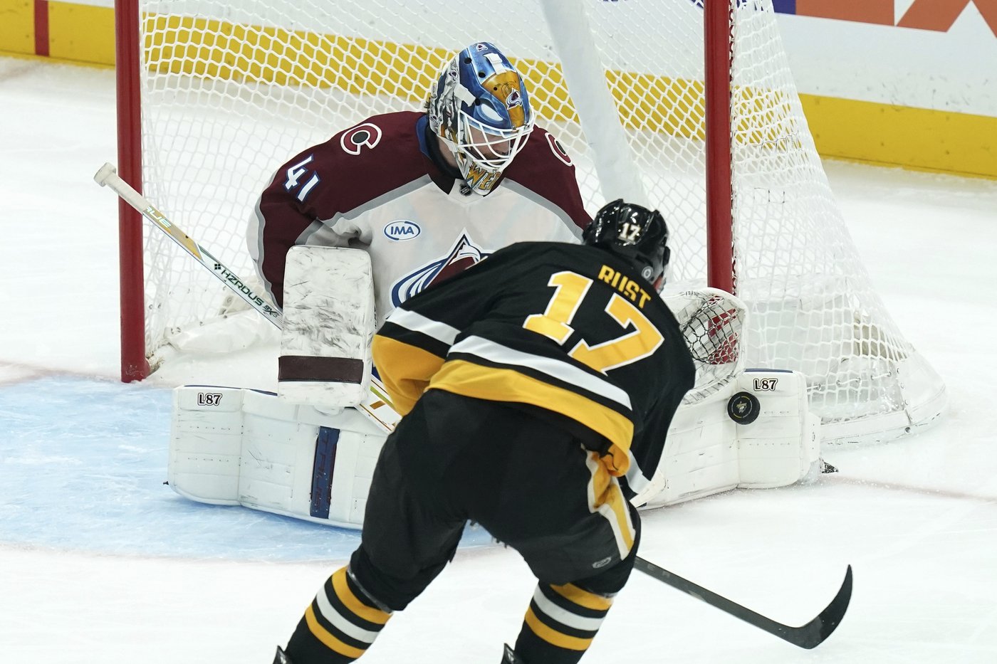 Rantanen records hat trick in 600th game and adds two assists as the Avalanche drill Pittsburgh 6-2 | iNFOnews.ca Rantanen records hat trick in 600th game and adds two assists as the Avalanche drill Pittsburgh 6-2 | iNFOnews.ca