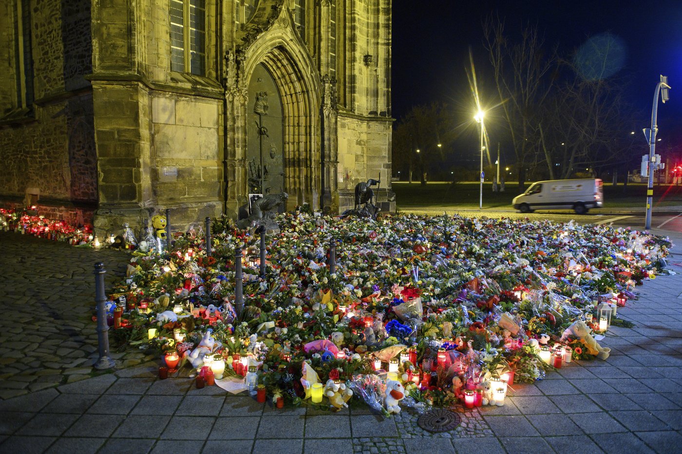 Magdeburg mourns Christmas market attack victims as fears swirl of deeper social divisions | iNFOnews.ca