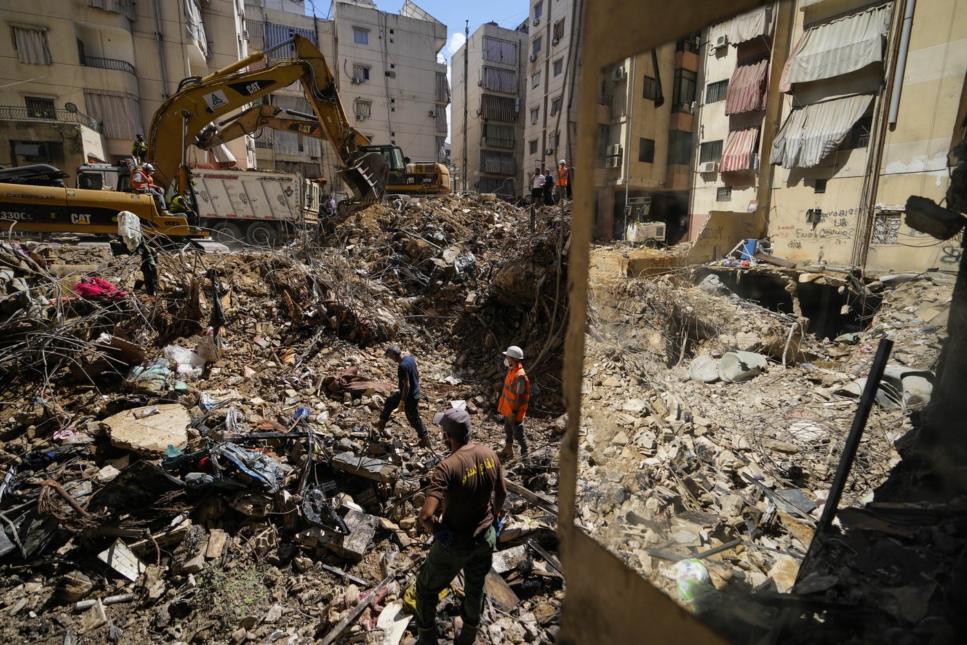 Israel-Hamas war latest: Israel launches intense airstrikes in Lebanon, killing over 492 people | iNFOnews.ca Israel-Hamas war latest: Israel launches intense airstrikes in Lebanon, killing over 492 people | iNFOnews.ca
