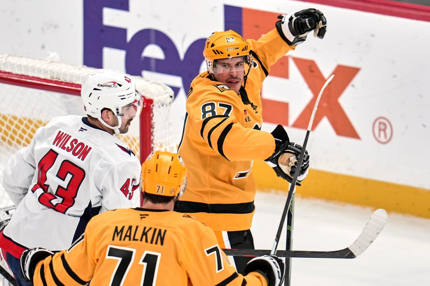 Crosby, Rust lead Penguins past Capitals 5-3 | iNFOnews.ca