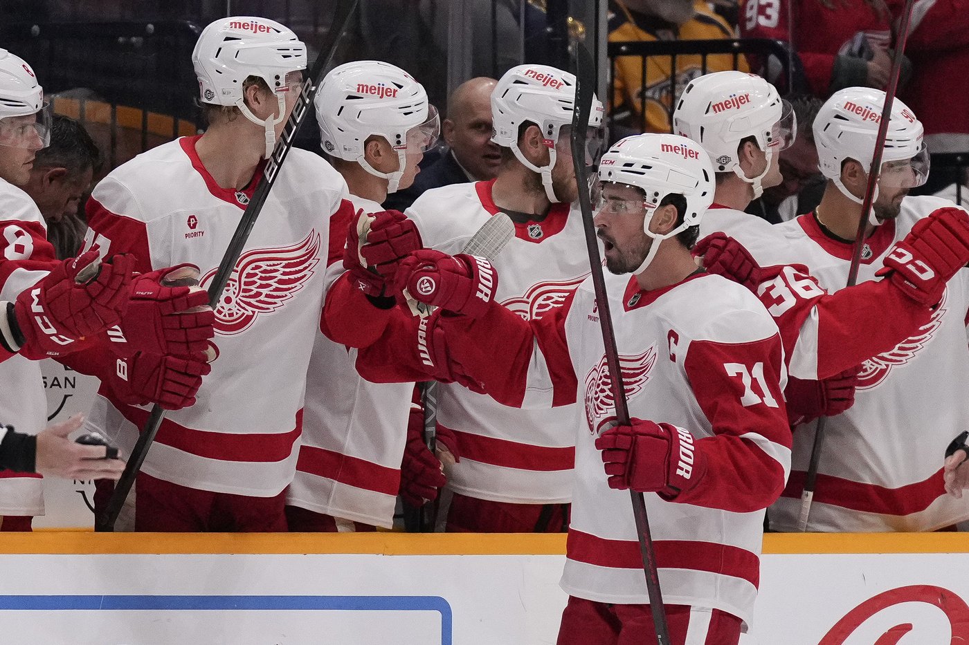 Copp's 2 goals lead Red Wings over reeling Predators 5-2 | iNFOnews.ca