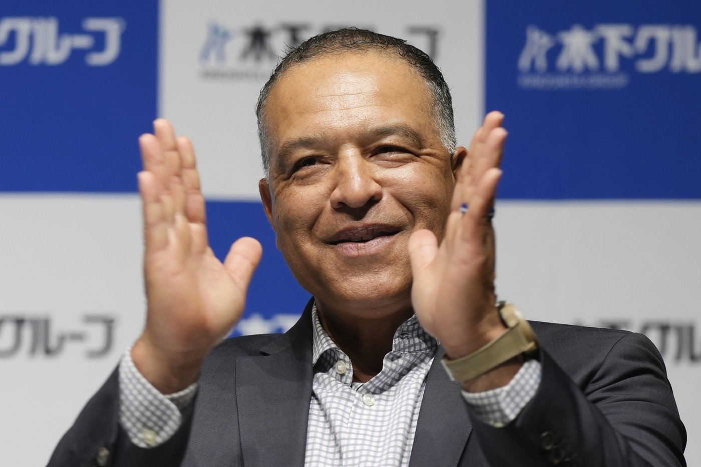 Does Shohei Ohtani still owe his manager Dave Roberts a new Porsche? | iNFOnews.ca Does Shohei Ohtani still owe his manager Dave Roberts a new Porsche? | iNFOnews.ca
