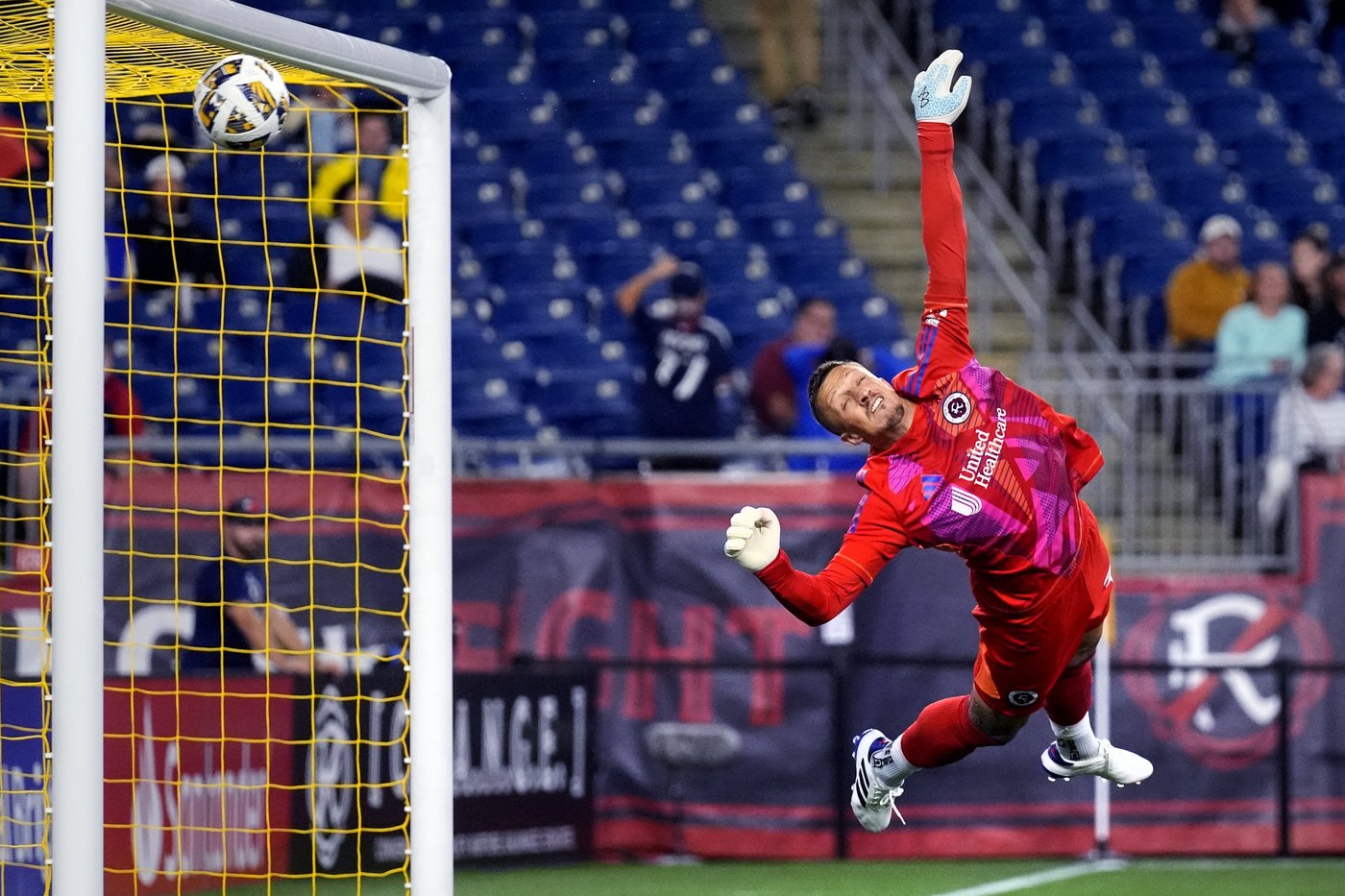 First career goals by Tom Pearce, Nathan Saliba rally Montreal to 2-2 draw with Revolution | iNFOnews.ca