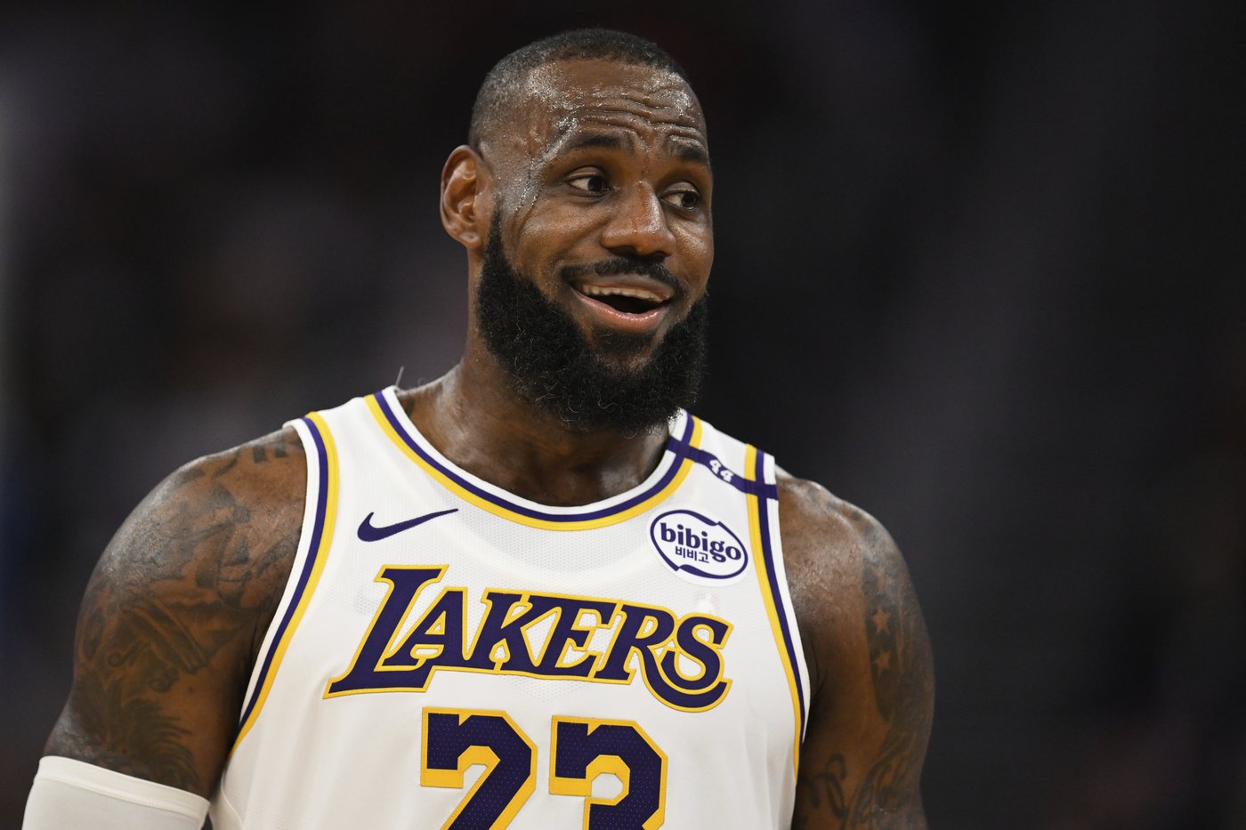LeBron James scores 31 in record 19th Christmas Day game as Lakers hold off Curry, Warriors 115-113 | iNFOnews.ca