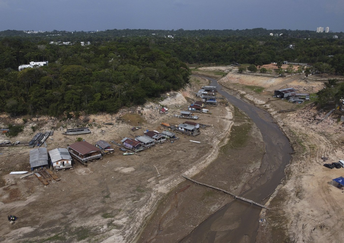 Dramatic images show drought's toll on Amazon and its rivers | iNFOnews.ca