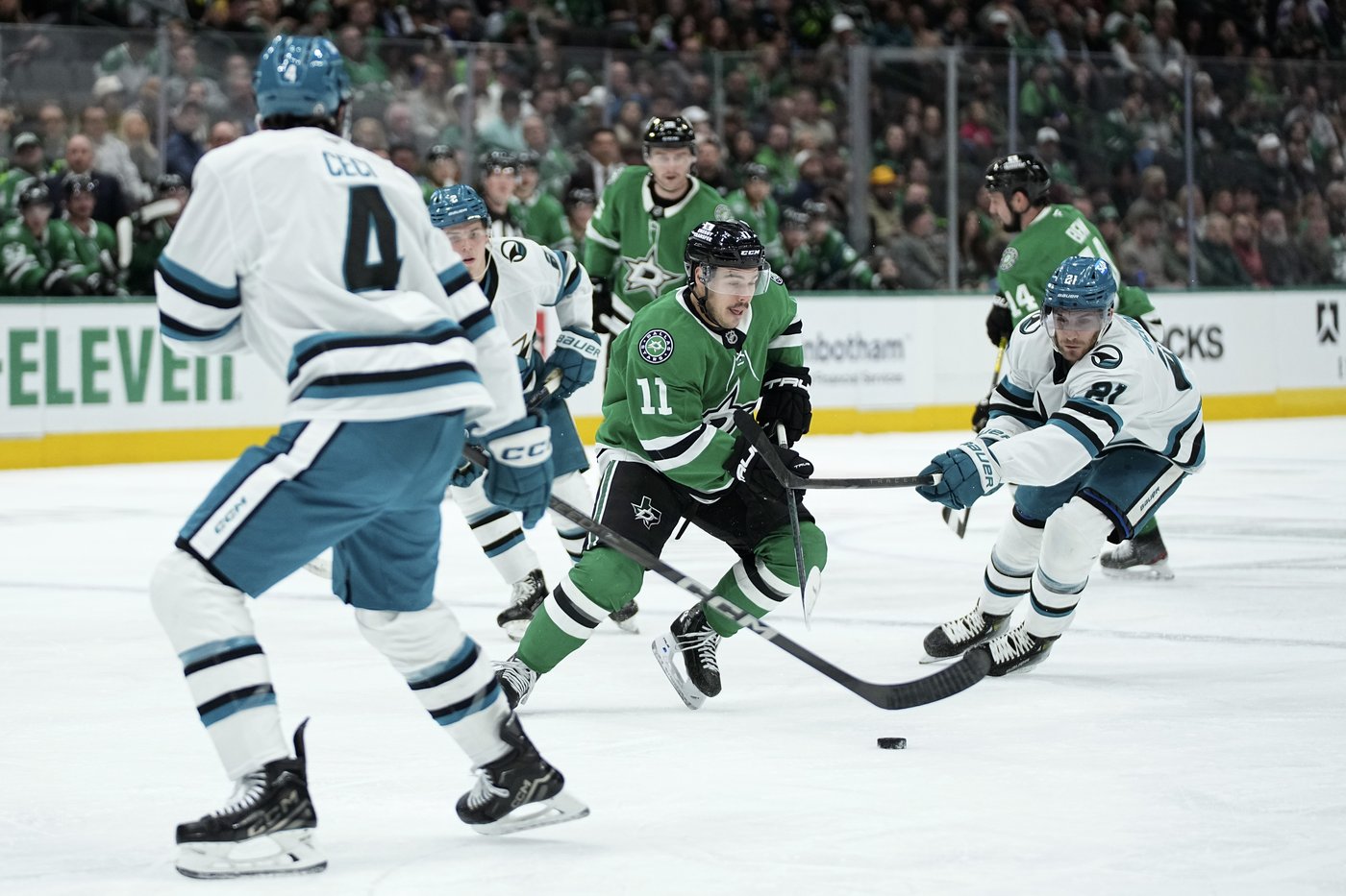 Robertson has goal and 2 assists to end scoring drought, helps Stars beat Sharks 5-2 | iNFOnews.ca Robertson has goal and 2 assists to end scoring drought, helps Stars beat Sharks 5-2 | iNFOnews.ca