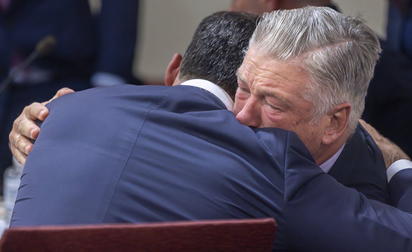 Alec Baldwin urges judge to stand by dismissal of involuntary manslaughter case in 'Rust' shooting | iNFOnews.ca
