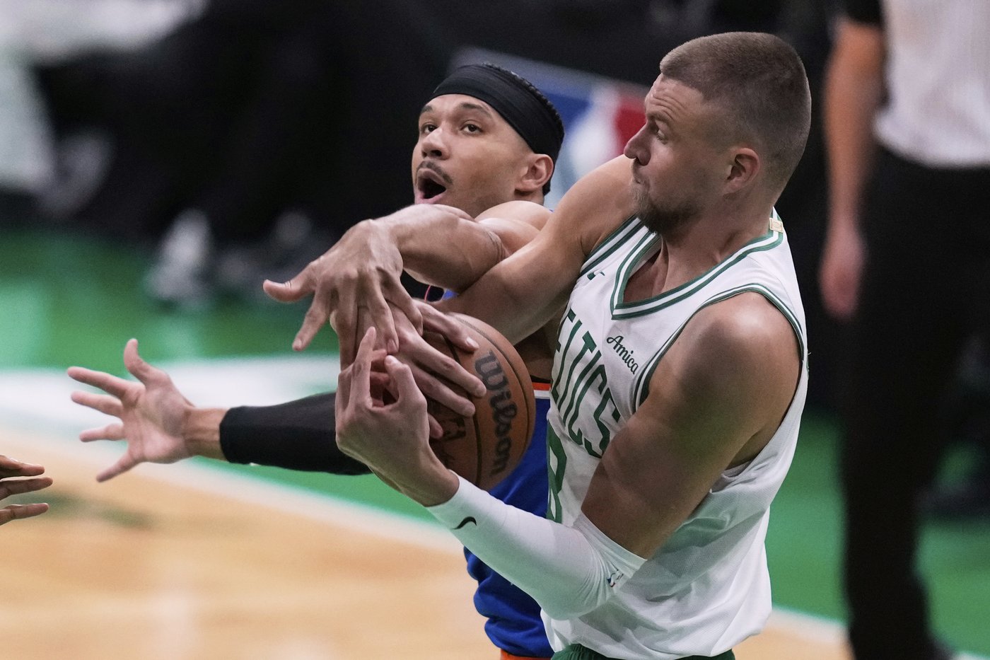 Celtics' Porzingis misses second half of Game 1 loss to Knicks because of illness | iNFOnews.ca Celtics' Porzingis misses second half of Game 1 loss to Knicks because of illness | iNFOnews.ca