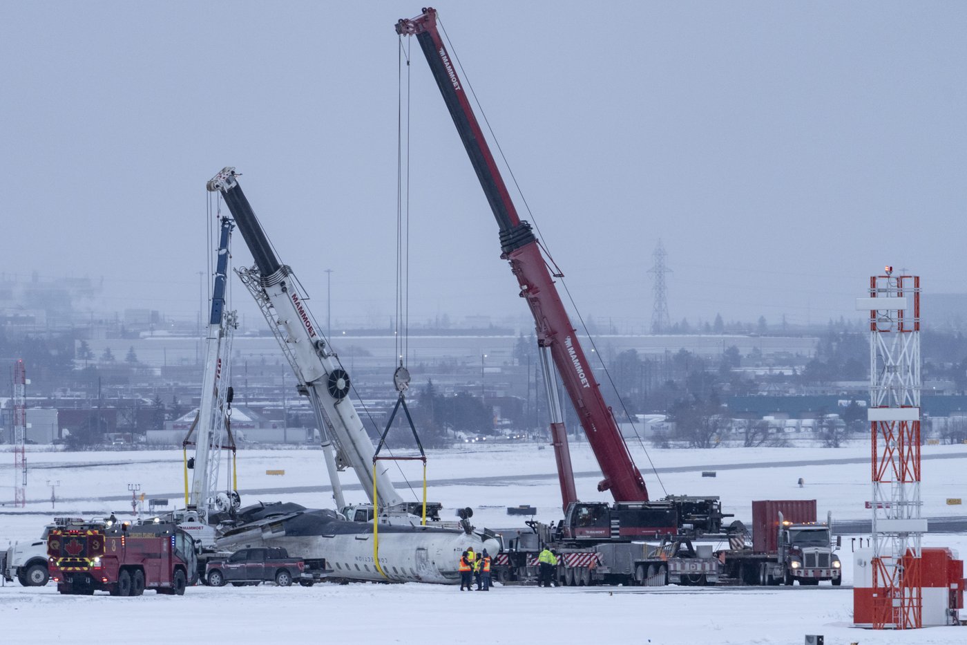 Safety board to release preliminary report on Delta plane crash in Toronto | iNFOnews.ca Safety board to release preliminary report on Delta plane crash in Toronto | iNFOnews.ca