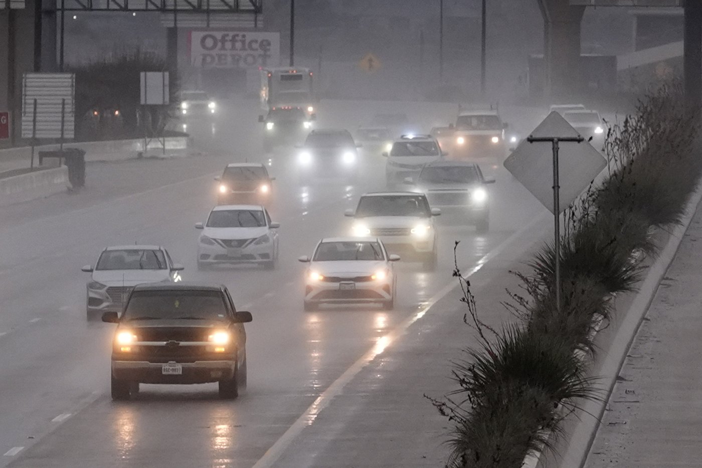 Powerful thunderstorms threaten Texas and Louisiana, delaying holiday travel | iNFOnews.ca Powerful thunderstorms threaten Texas and Louisiana, delaying holiday travel | iNFOnews.ca