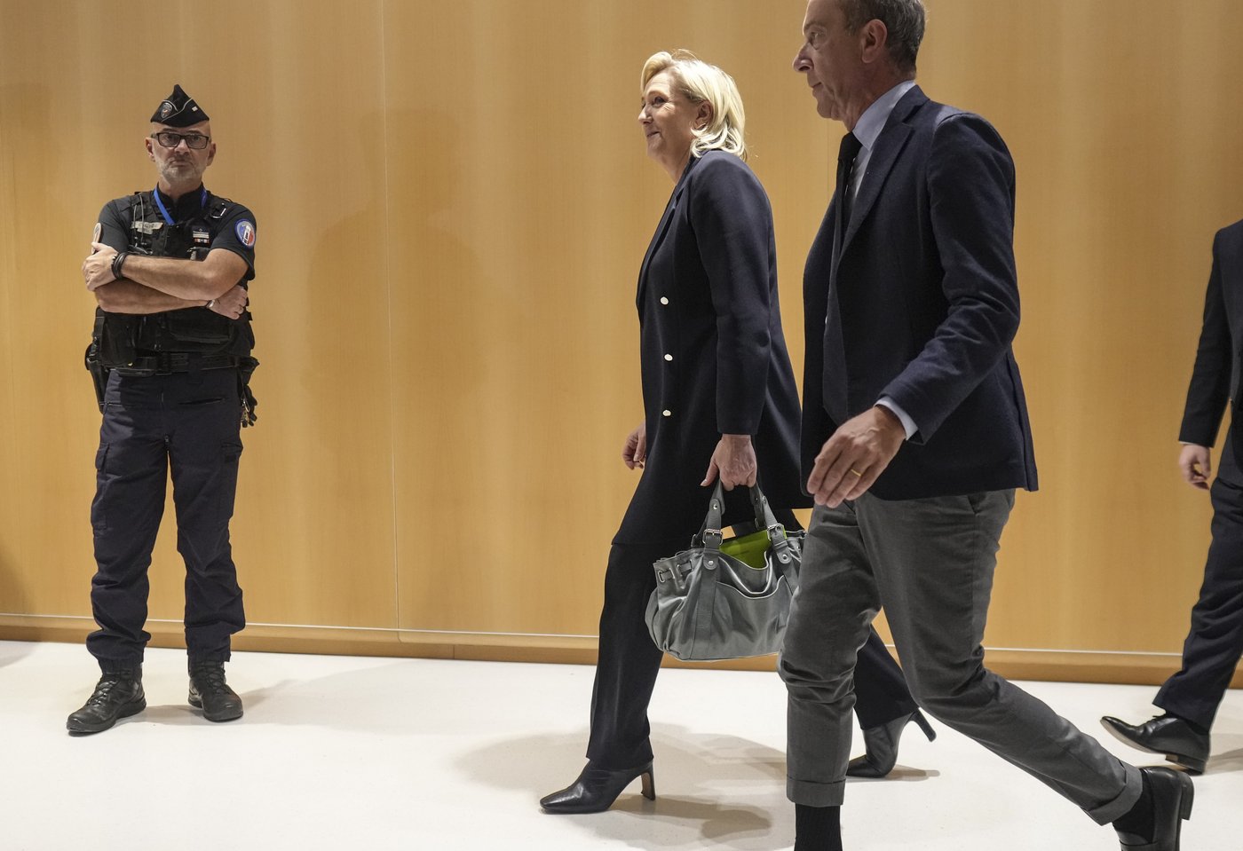 France's Le Pen denies wrongdoing as she and her party go on trial accused of embezzling EU funds | iNFOnews.ca France's Le Pen denies wrongdoing as she and her party go on trial accused of embezzling EU funds | iNFOnews.ca