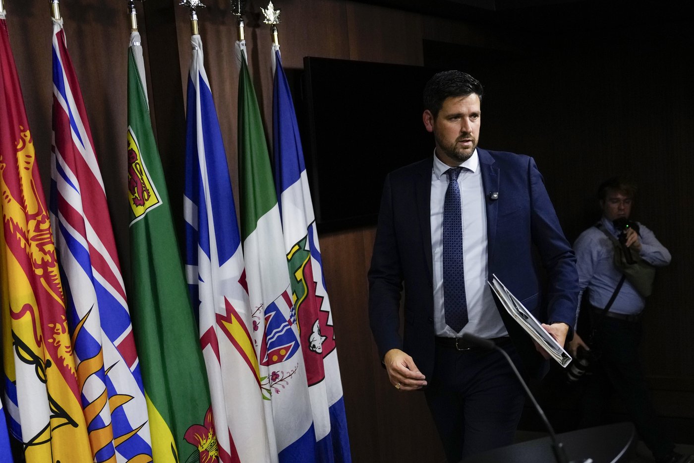 Liberals’ new hate crime bill targets 'symbols' of hate | iNFOnews.ca Liberals’ new hate crime bill targets 'symbols' of hate | iNFOnews.ca