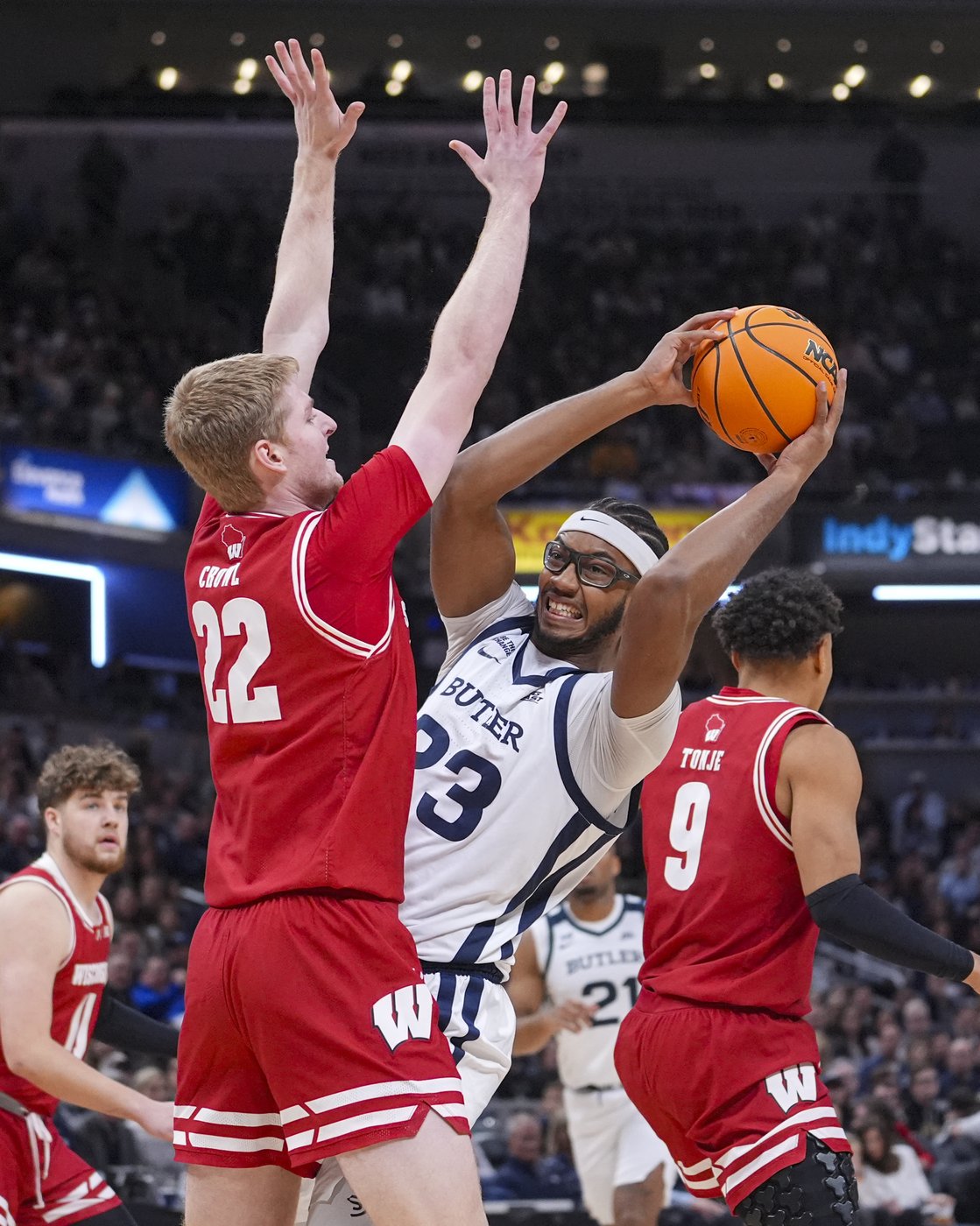 Nolan Winter scores a season-high 20 points to help No. 20 Wisconsin get past Butler 83-74 | iNFOnews.ca Nolan Winter scores a season-high 20 points to help No. 20 Wisconsin get past Butler 83-74 | iNFOnews.ca